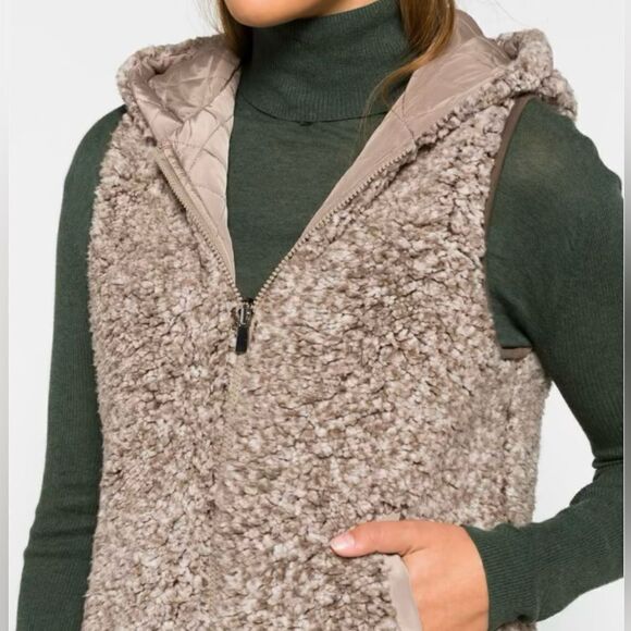 COFFEESHOP Nevaeh Reversible Wubby Vest new - Picture 5 of 16